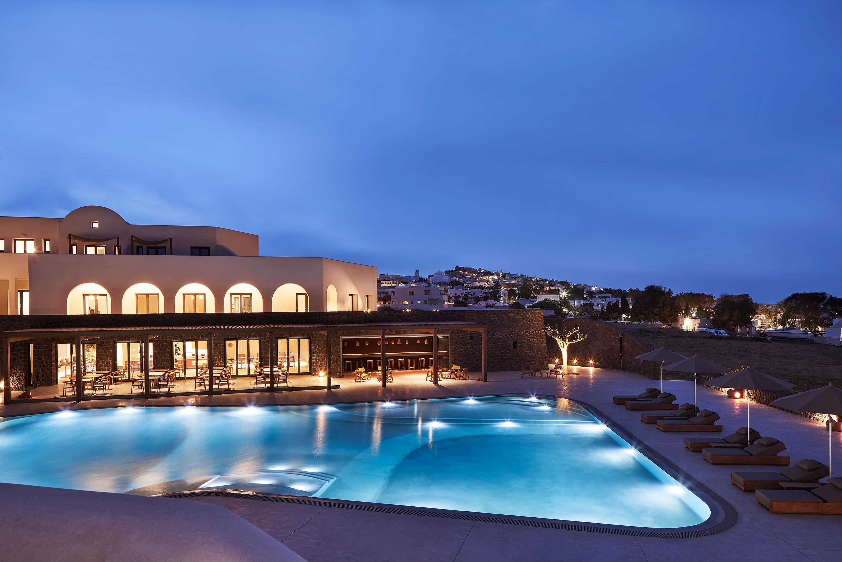 Orama Hotel & Spa Fira  Luaran gambar The resort at night