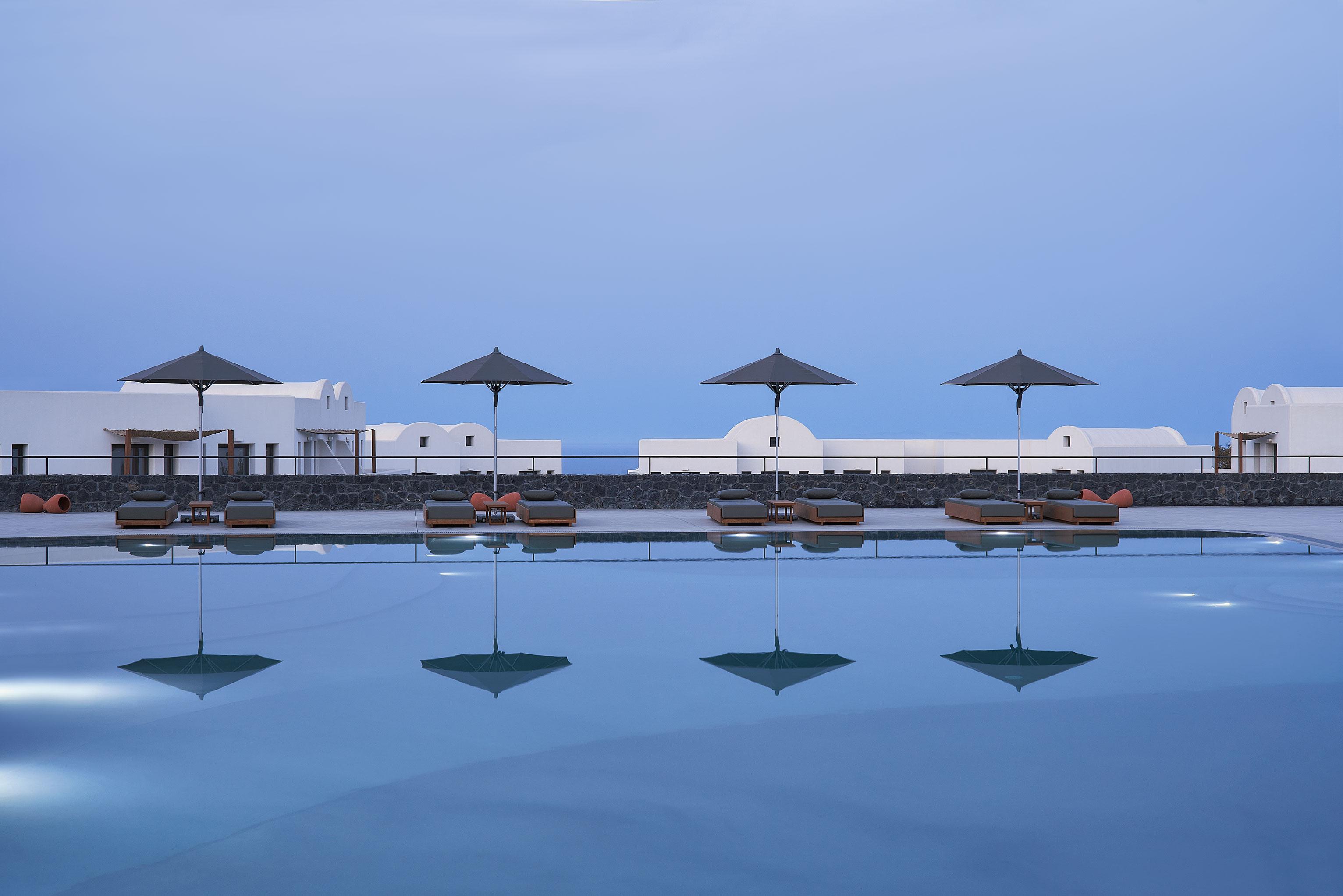 Orama Hotel & Spa Fira  Luaran gambar The pool at the hotel